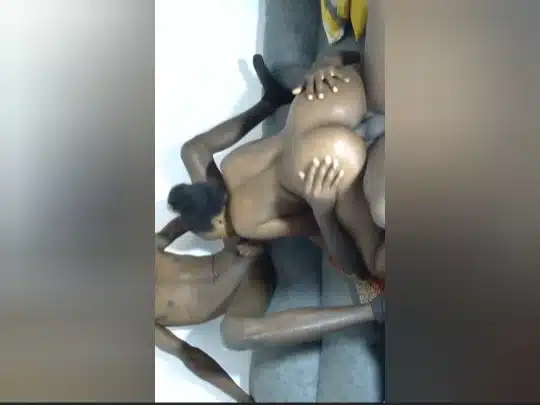 Kenyan streamers fuck in live threesome sex